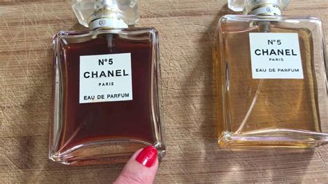 chanel rode fles echt of nep hoe controleren|Zo zie je of een Chanel.